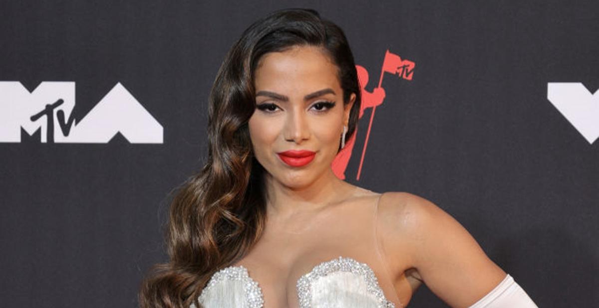 No VMA 2021, em Nova York, Anitta pede que todos se vacinem: ”Precisamos voltar à vida!”
