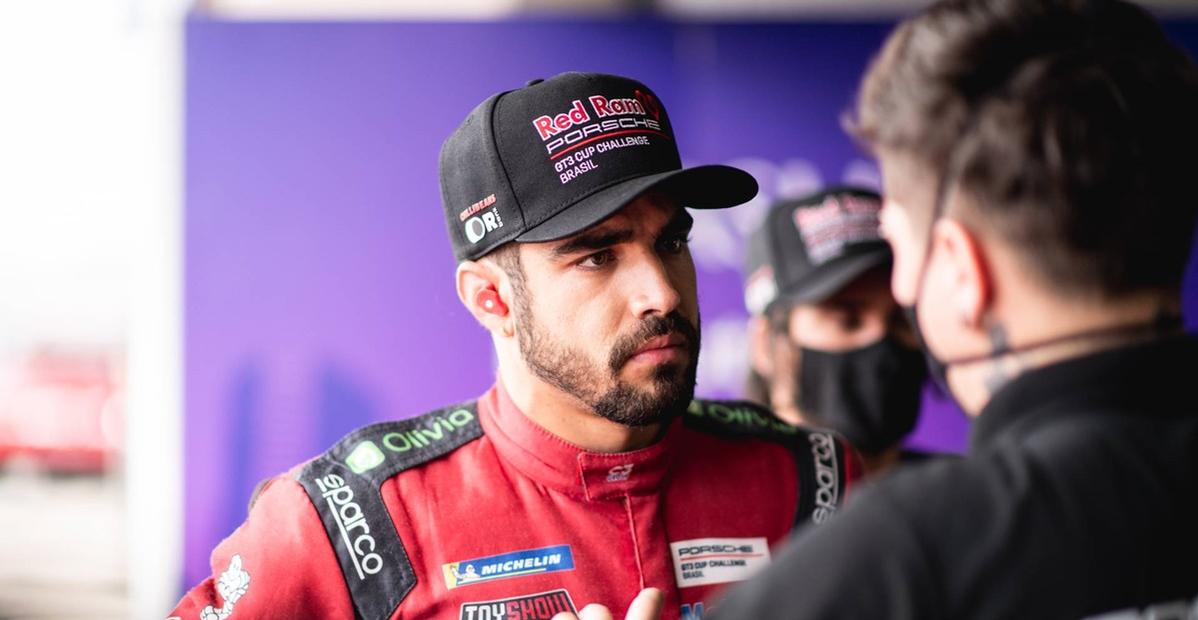 Caio Castro conquista pódio duplo em mais uma etapa da Porsche Cup e comemora nas redes sociais