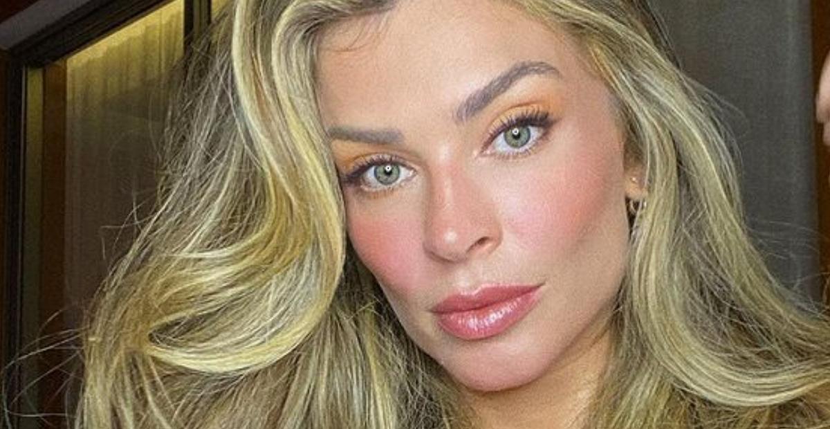 Grazi Massafera esbanja beleza ao surgir em cenário florido: ”A mais perfeita!”