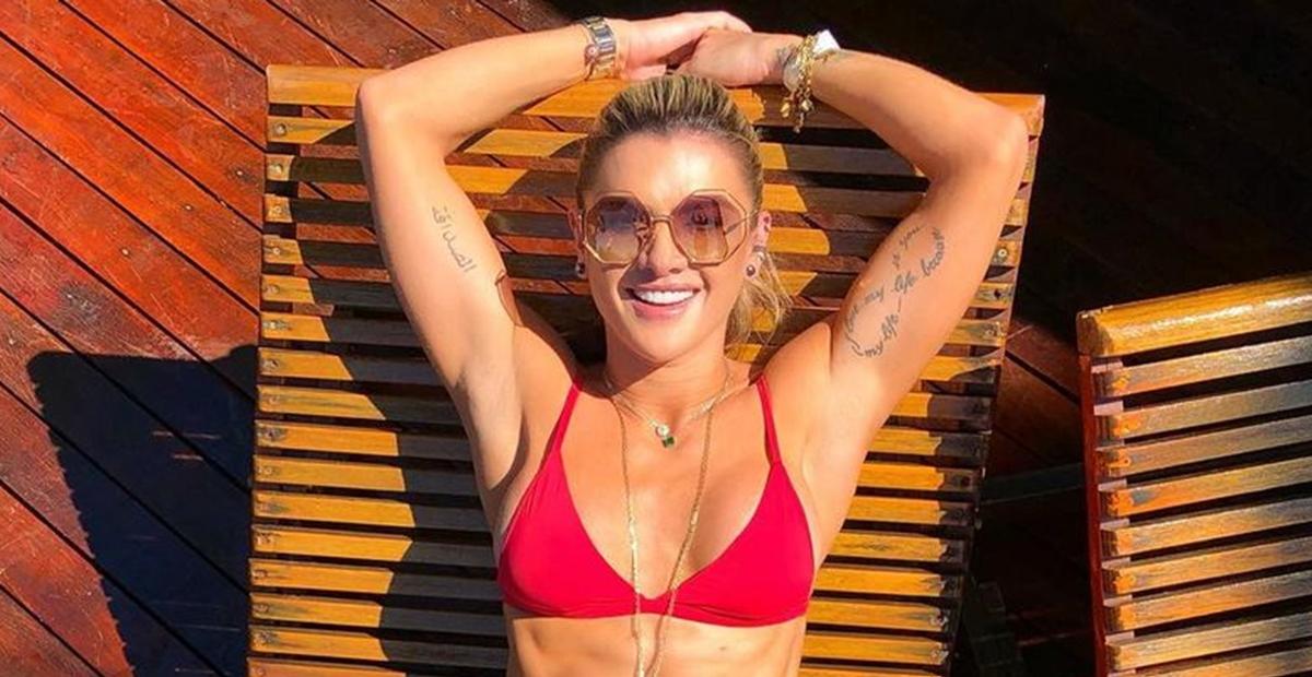 Com biquíni de oncinha, Mirella Santos para web ao exibir corpão em forma: ”Sensacional”