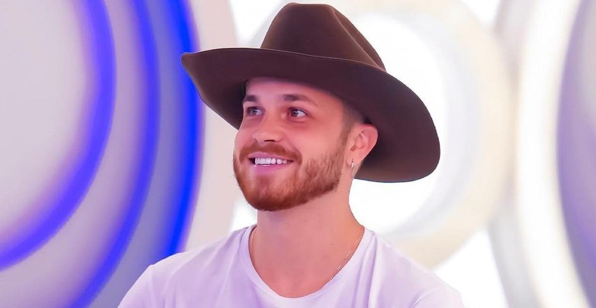 Gustavo Tubarão, que fala abertamente sobre sua depressão, reitera a importância do Setembro Amarelo