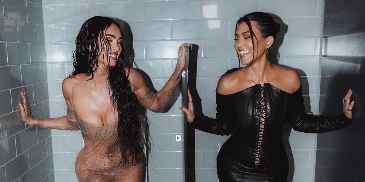 Nos bastidores, Kourtney Kardashian divide clique divertido com Megan Fox no banheiro