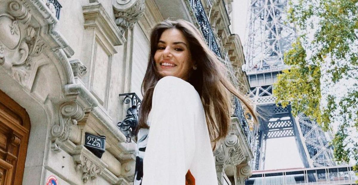 Camila Queiroz abre álbum de fotos da viagem para Paris e ganha elogios: ”Que deusa”