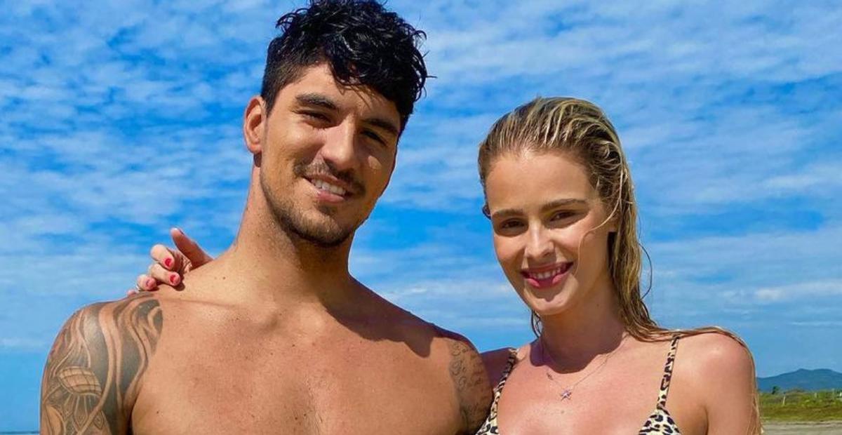 Yasmin Brunet vai à loucura com tricampeonato mundial de surfe de Gabriel Medina