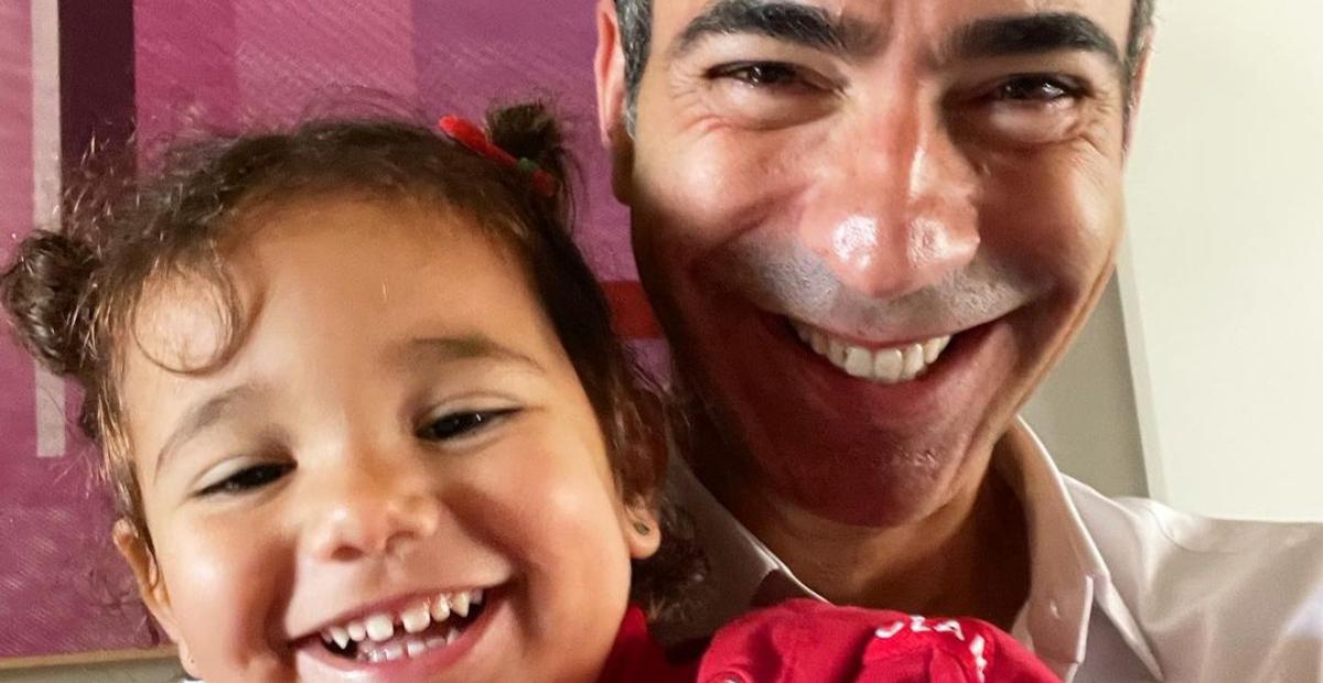 Cesar Tralli compartilha clique da filha, Manu, toda estilosa e se derrete