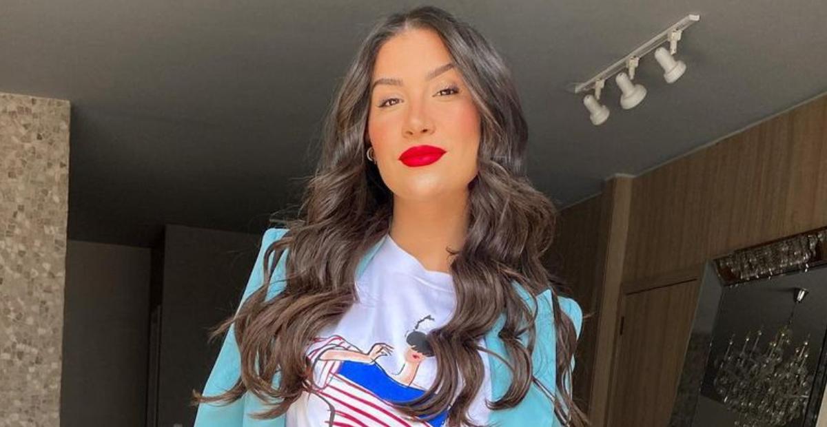 Bianca Andrade relembra clique com barrigão e arranca elogios dos fãs