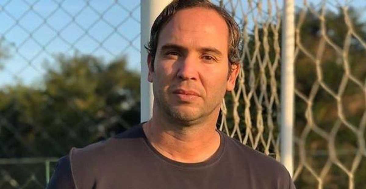Com a cabeça raspada, Caio Ribeiro desabafa sobre câncer e sessões de quimioterapia