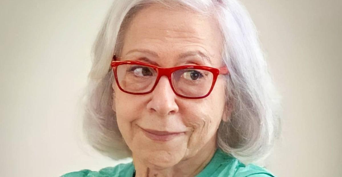 Fernanda Montenegro celebra ao tomar a terceira dose da vacina: ”Viva a ciência”