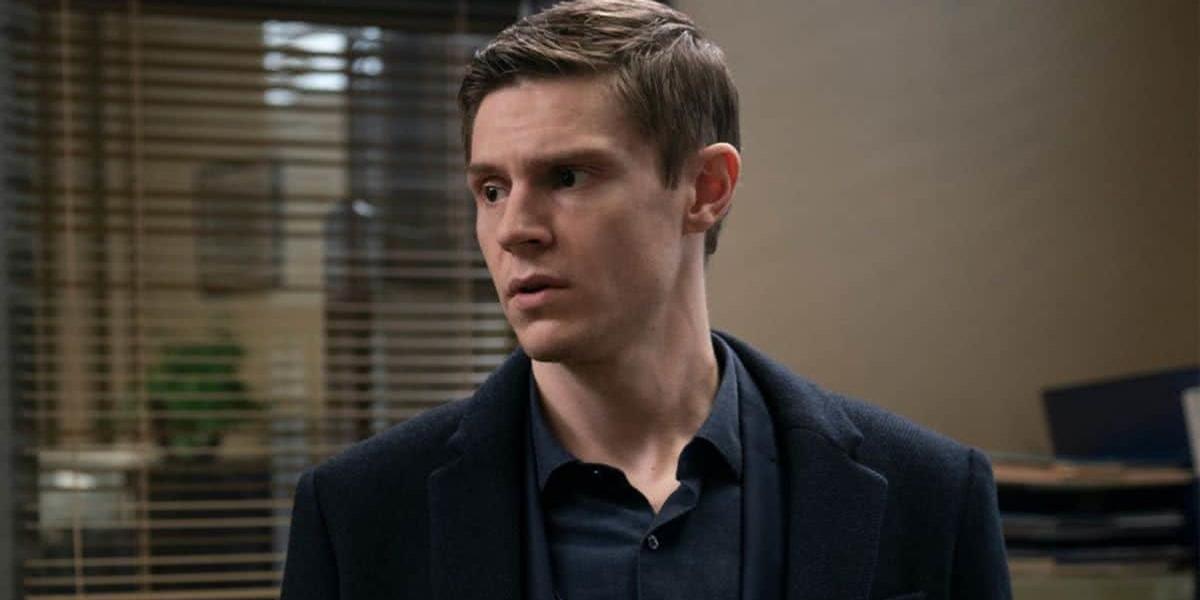 Emmy 2021: Evan Peters vence categoria por atuação em ‘Mare of Easttown’