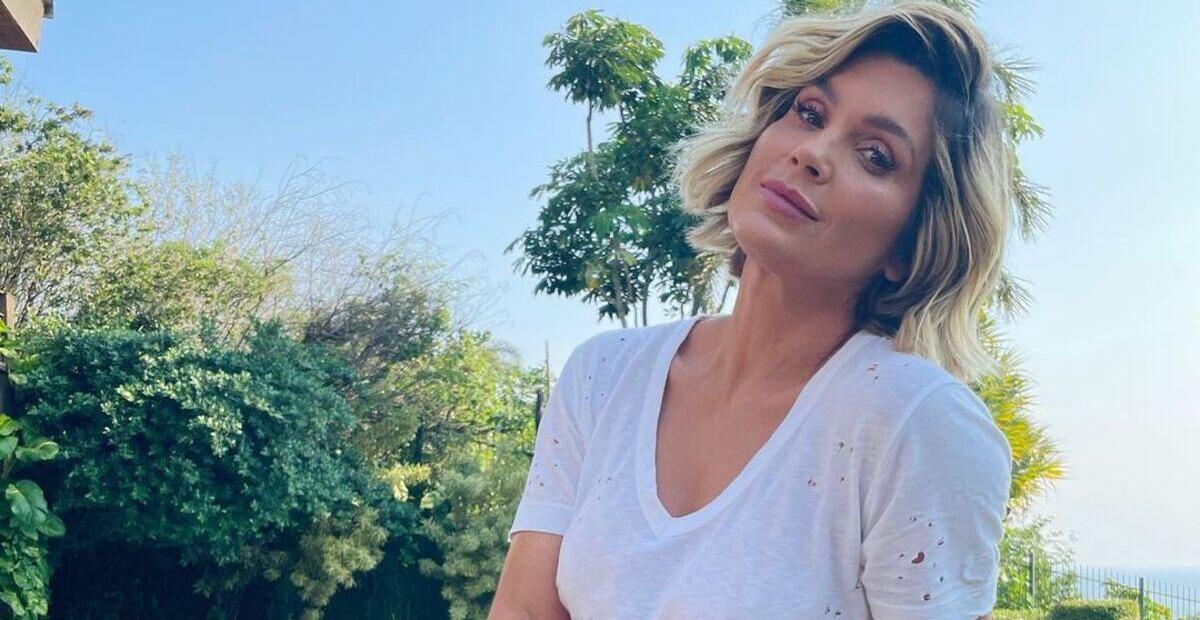Só de calcinha, Flávia Alessandra exibe beleza fora do comum: ”Linda demais”