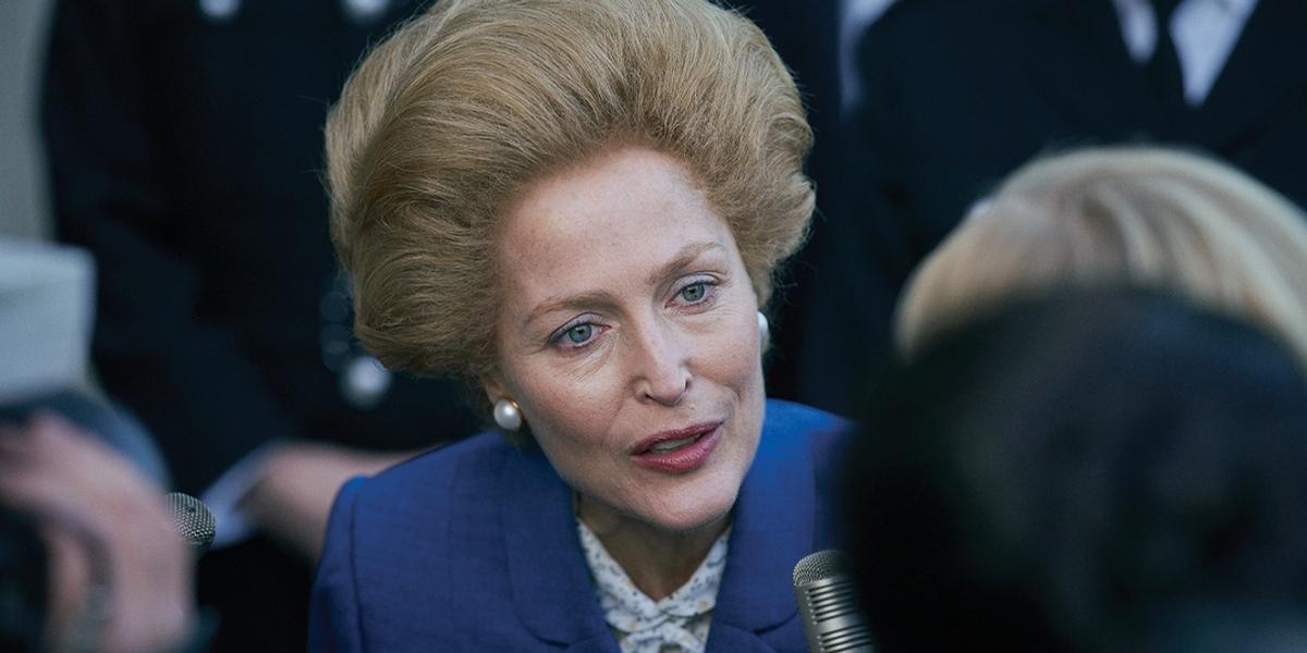 Emmy 2021: Gillian Anderson leva estatueta por atuação em ‘The Crown’