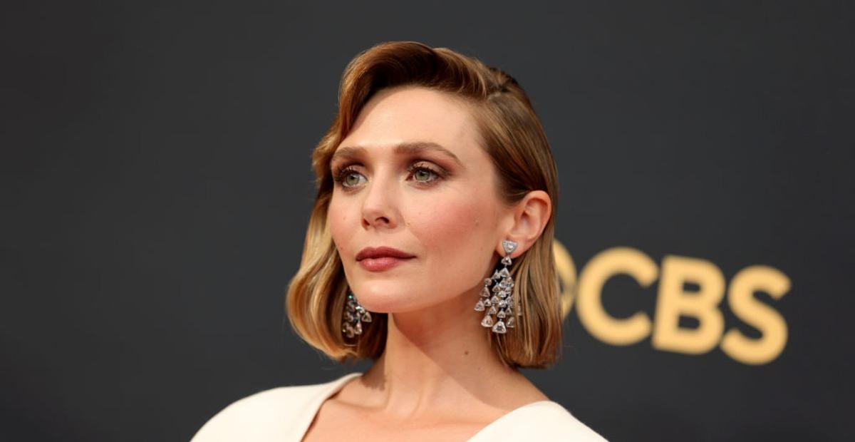 Emmy 2021: Elizabeth Olsen, de ‘WandaVision’, usa vestido criado pelas irmãs, Mary-Kate e Ashley