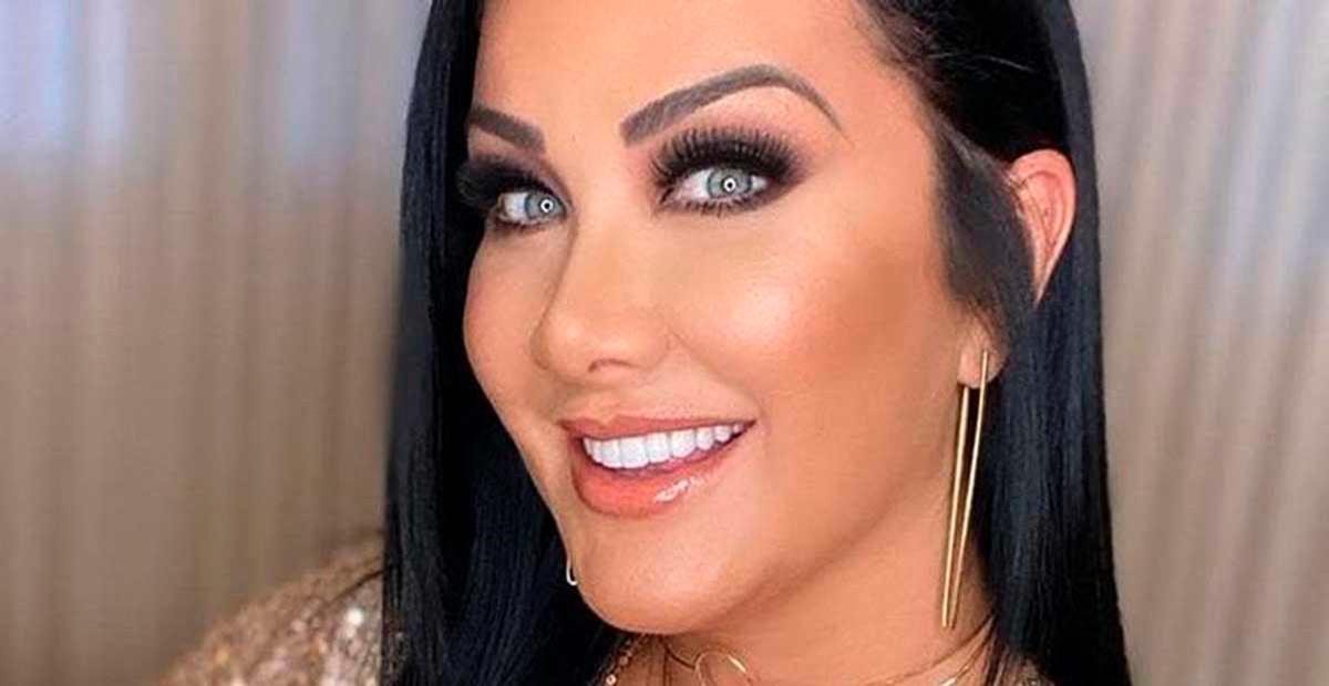 Helen Ganzarolli surge em foto rara de biquíni e eleva a temperatura na web