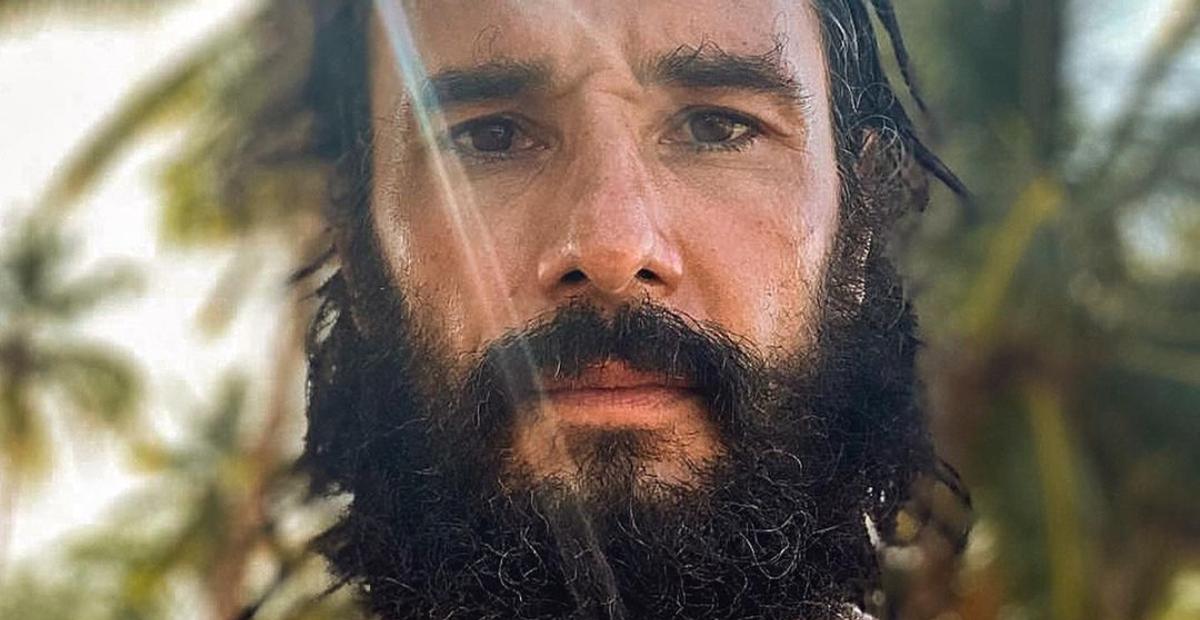 Em Portugal, Rodrigo Santoro conhece belezas naturais da ilha de São Miguel e impressiona web
