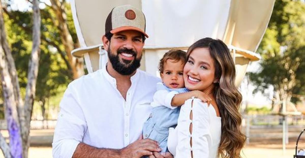 Filho de Sorocaba e Biah Rodigues encanta ao surgir com cachorro da família: ”Que amor!”