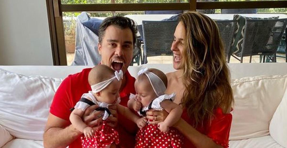Joaquim Lopes e Marcella Fogaça celebram 6 meses das filhas com festinha em casa: ”Que marco”