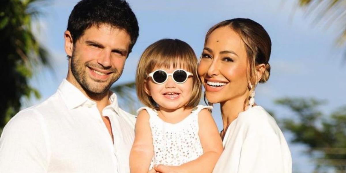 Sabrina Sato divide sequência de cliques encantadores em família e deixa web apaixonada: ”Lindos”