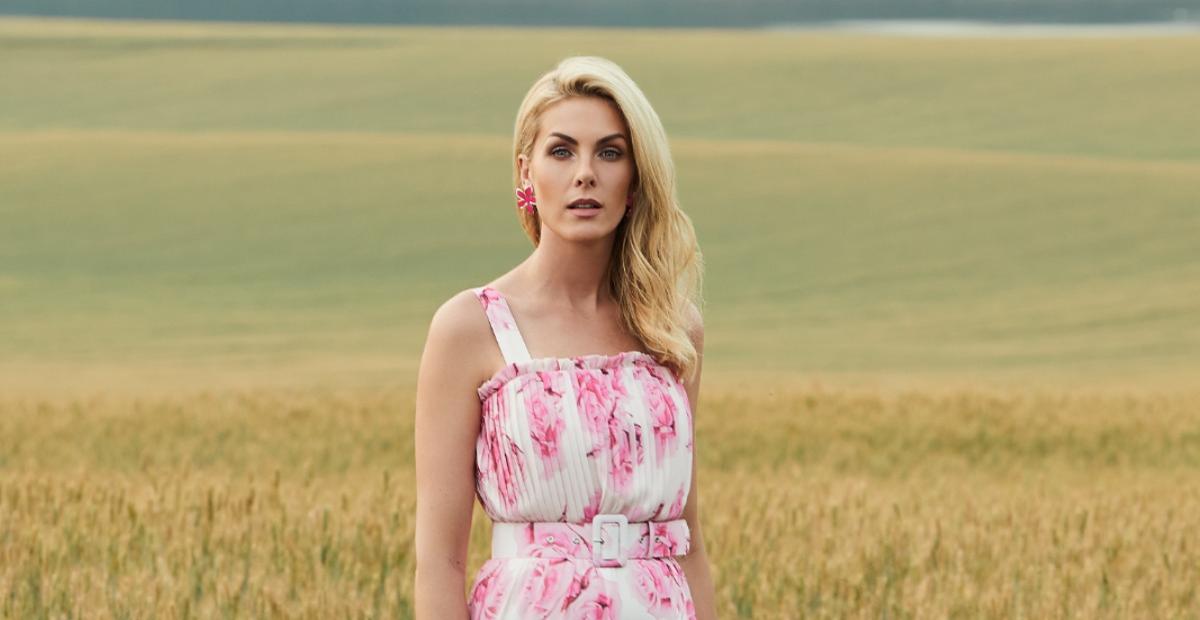 Ana Hickmann lança coleção que valoriza o corpo feminino e celebra chegada da Primavera: ”Amo”