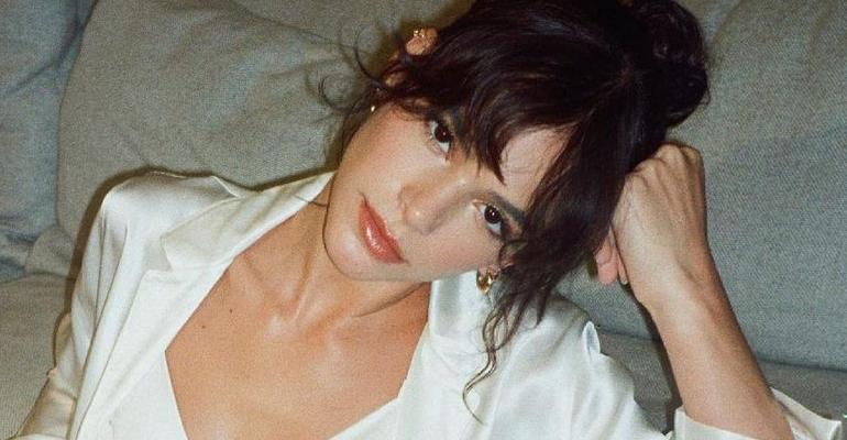Bruna Marquezine elege look transparente e grifado de mais de R$30 mil para curtir noitada em Paris
