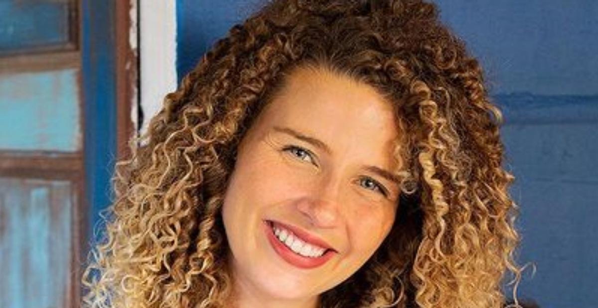 Debby Lagranha posta foto com o filho recém-nascido e faz declaração: ”Um anjinho”