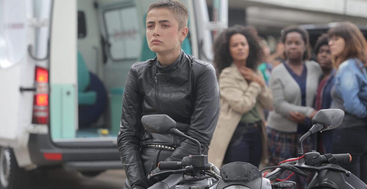 Maria Casadevall revela que assustou diretor de filme com seu cabelo raspado
