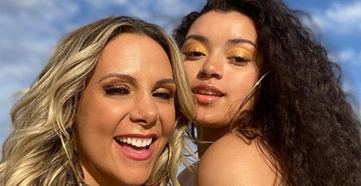 Filha de Carla Perez exibe corpão em look provocante e recebe elogios: ”Deusa”