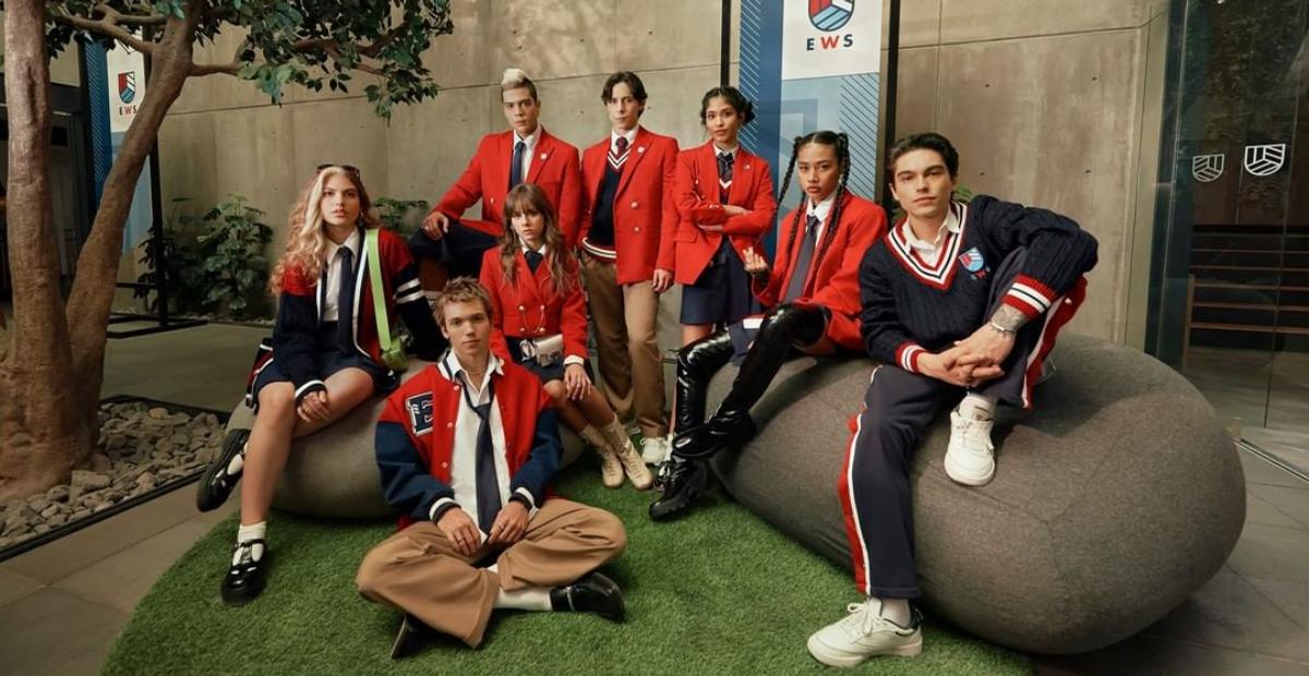 Giovanna Grigio surge com o elenco de Rebelde em primeira imagem divulgada pela Netflix