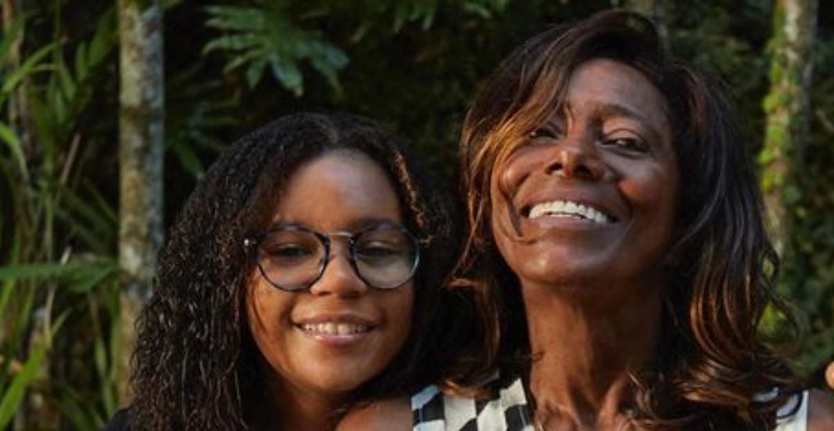 Glória Maria celebrar a vacinação da filha de 13 anos: ”Chegou a vez”