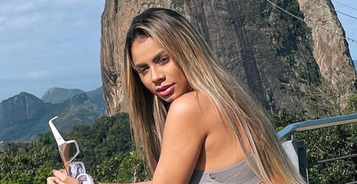 Lexa faz lindo registro durante visita ao Pão de Açúcar: ”Turistando a minha terra”