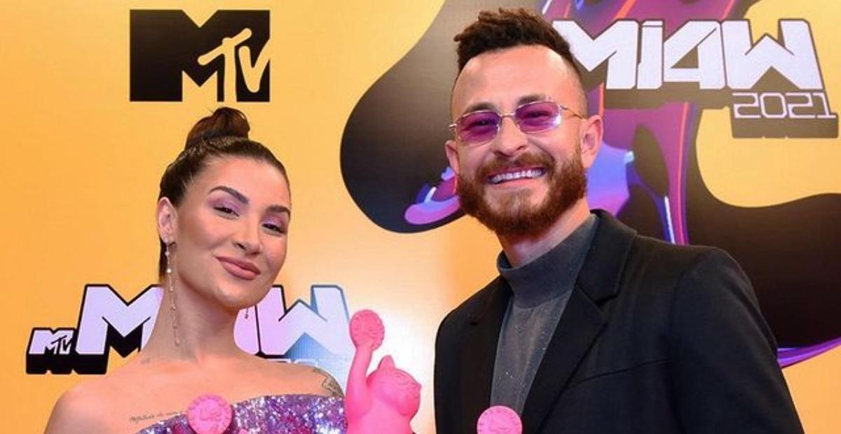 Bianca Andrade e Fred comemoram prêmio de casal do ano no MTV MIAW: ”Esse momento é nosso”