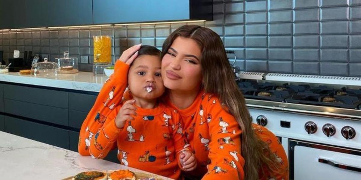 Kylie Jenner explode o fofurômetro ao mostrar clique encantador da filha, Stormi Webster