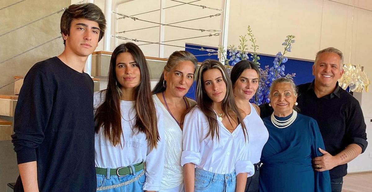 Orlando Morais relembra clique antigo em família e arranca elogios: ”Lindezas”