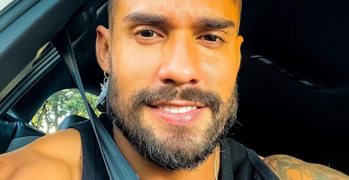 Bil Araújo revela que já sofreu preconceito por ser bonito: ”Galera não sabe da minha história”