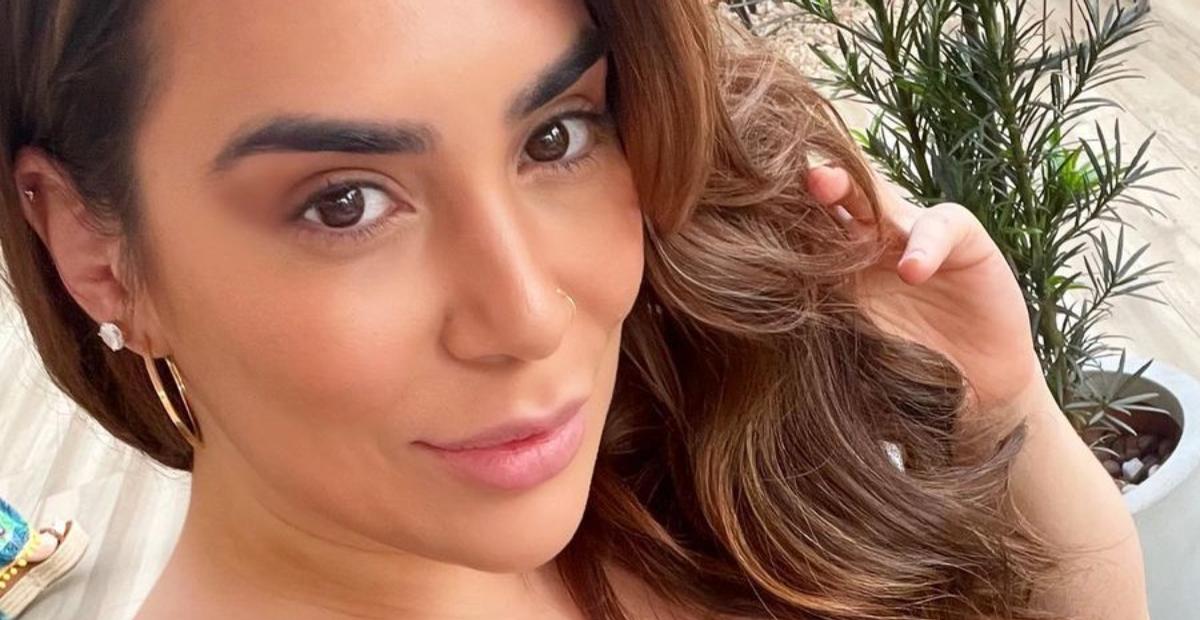 De shortinho e top, Naiara Azevedo rebola exibindo abdômen sarado e web reage: ”Perfeita”