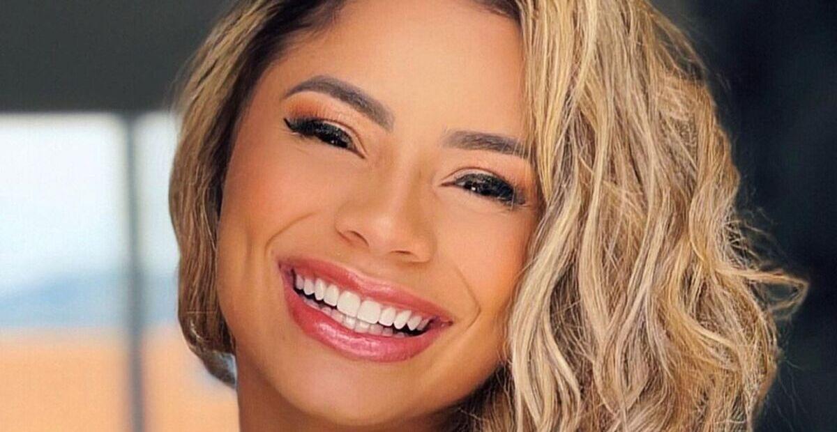 Lexa faz foto em sua nova cobertura milionária: ”Mais uma conquista”