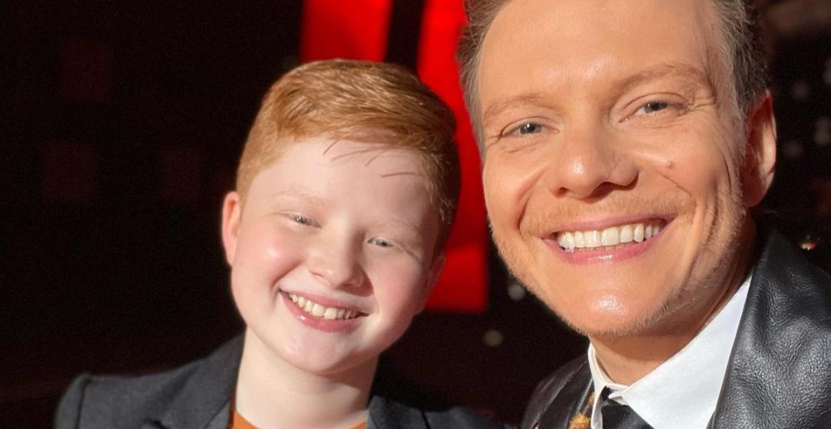 Michel Teló faz homenagem ao vencedor do ‘The Voice Kids’, Gustavo Bardim: ”O mérito é todo dele”