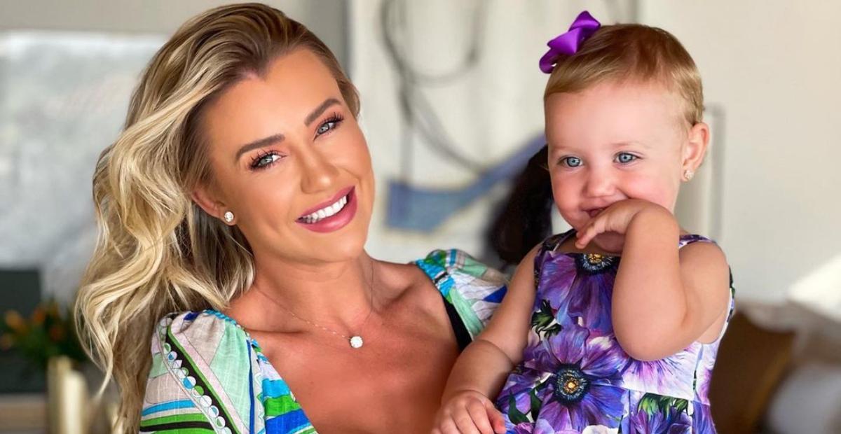 Ana Paula Siebert registra a filha, Vicky, mergulhando e se derrete: ”Peixinho”