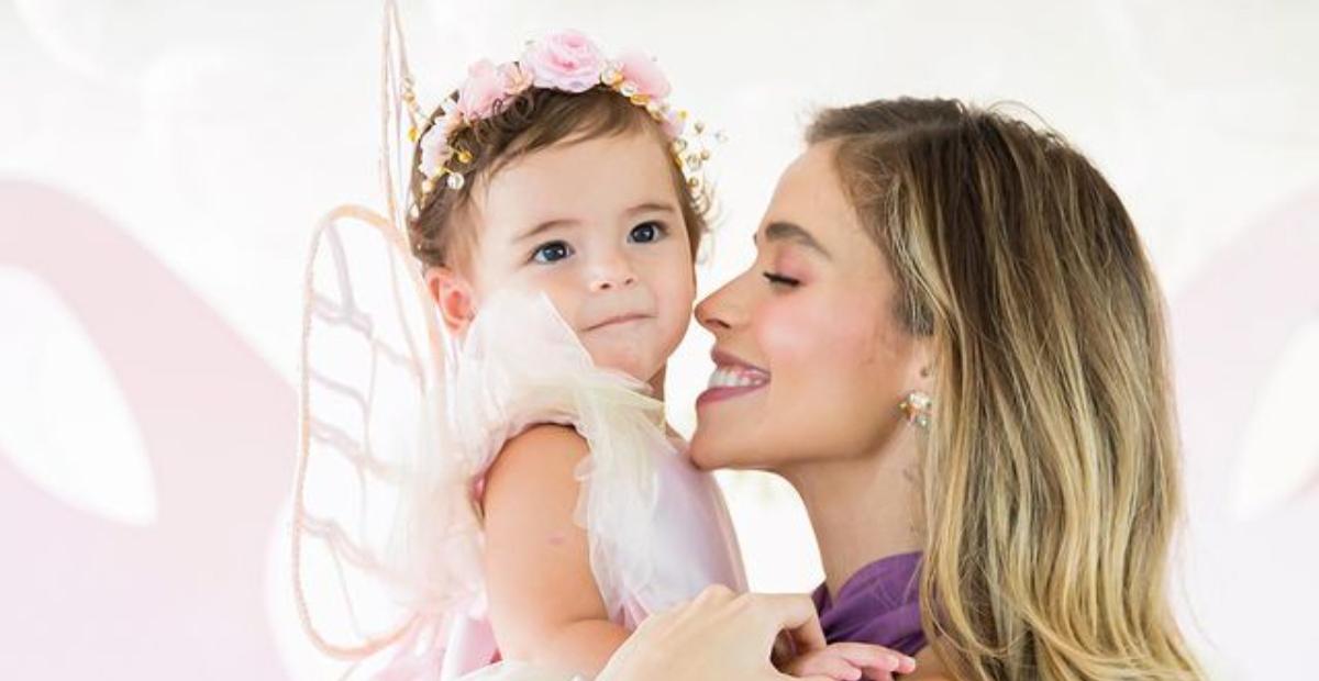 Carol Dias flagra primeiros passos da filha e encanta fãs: ”Agora ninguém segura!”