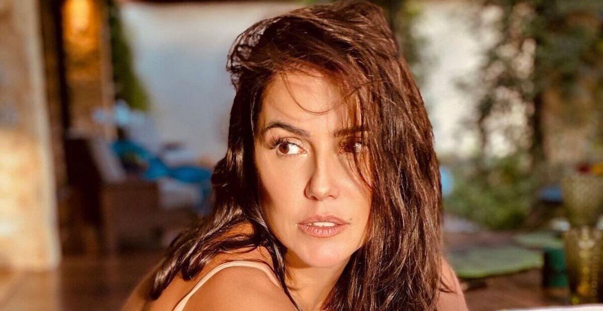 Deborah Secco dispensa produção e exibe beleza natural em meio às flores: ”Linda”