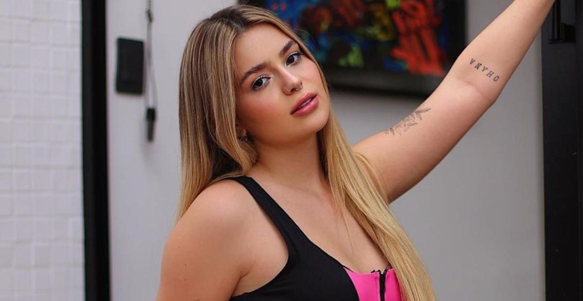 Sem sutiã, Viih Tube ousa ao apostar em micro vestido recortado nas laterais: ”O corpo da gata!”