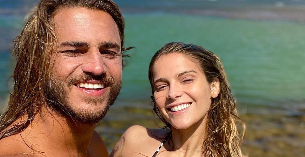 Isabella Santoni curte momento romântico com o namorado: ”Vivendo de amor”