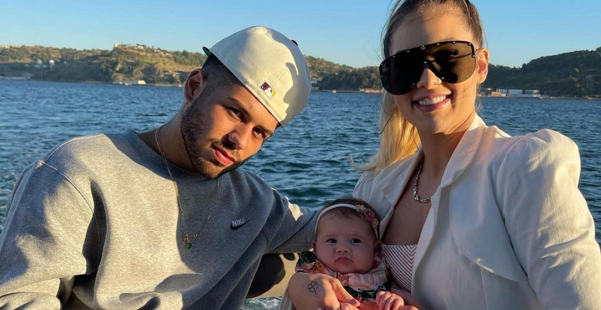 Zé Felipe surge coladinho com sua família e encanta web: ”Amores!”