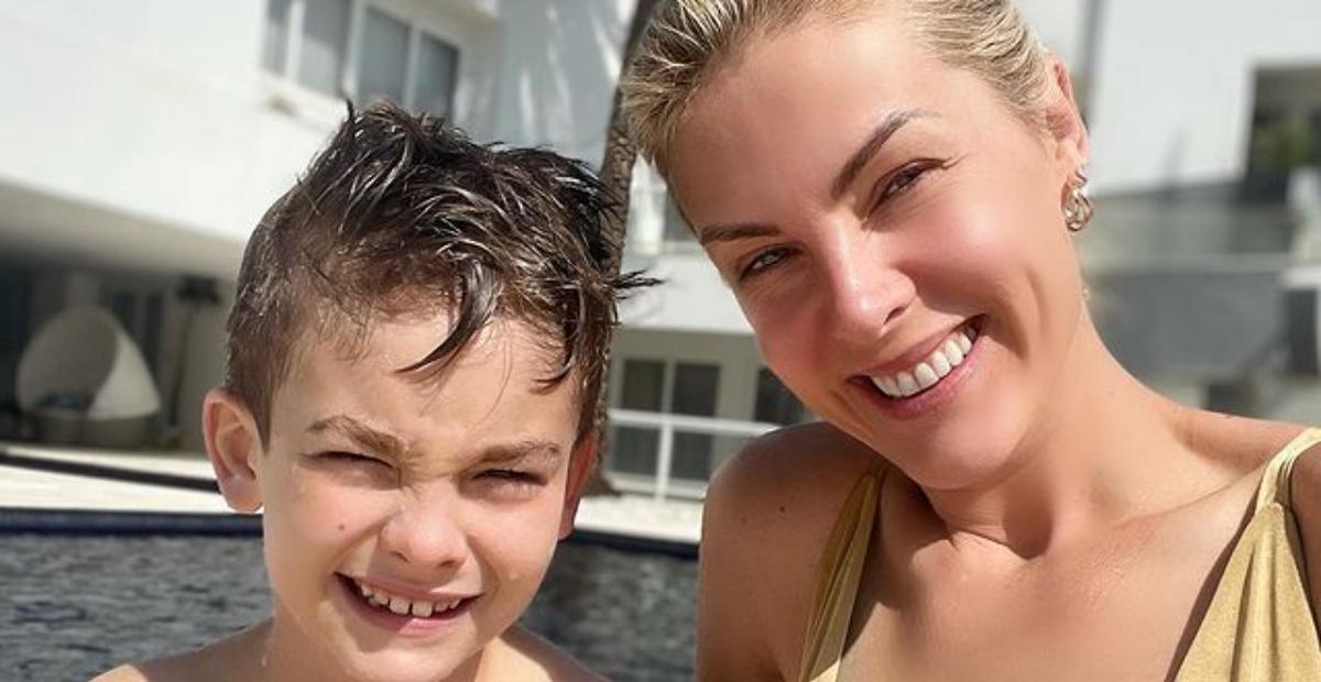 Ana Hickmann se derrete ao postar clique antigo com o filho: ”Para sempre o bebê da mamãe”