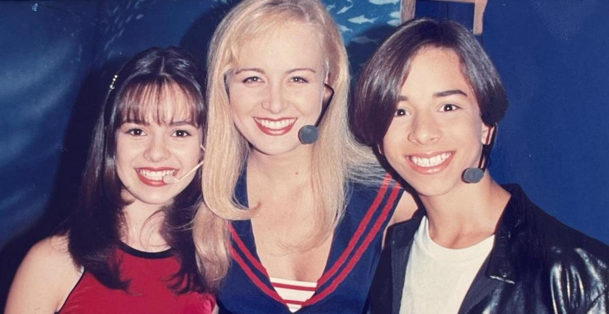 Angélica posta cliques antigos ao lado de Sandy e Junior e se declara: ”Família tão querida!”