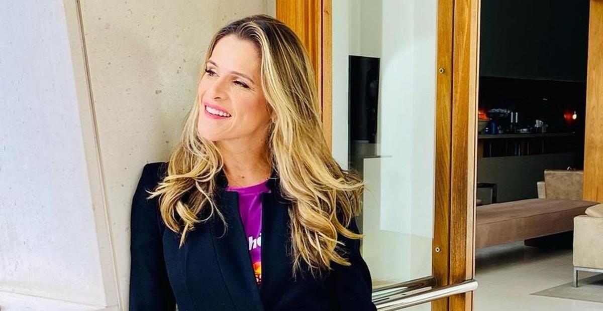 Ingrid Guimarães posta foto nos bastidores de De Pernas Pro Ar e brinca: ‘Entre vibradores e amores’