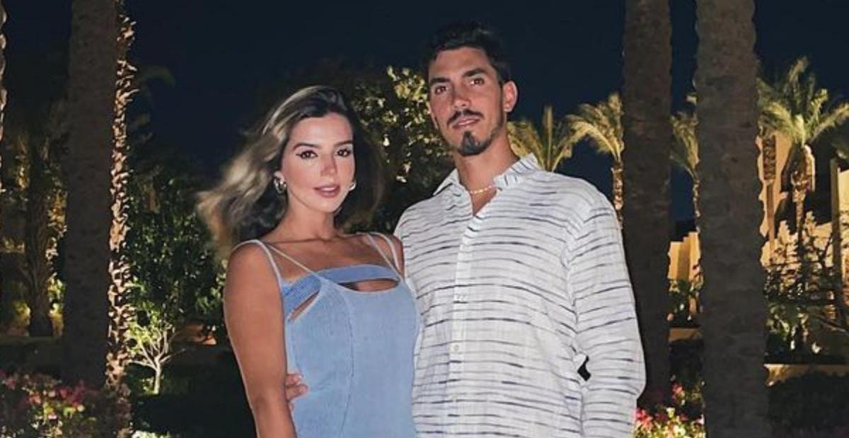 Giovanna Lancellotti posta série de fotos com o namorado, Gabriel David, em viagem ao Egito