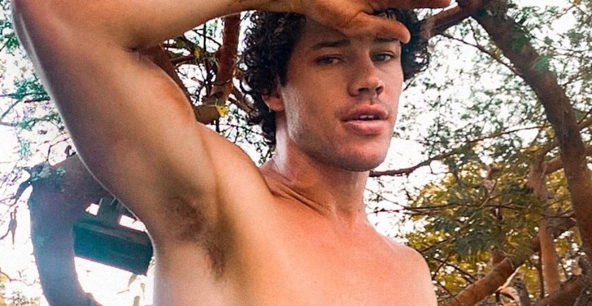 Apreciando vista do Rio de Janeiro, José Loreto esbanja corpo sarado em cliques sem camisa