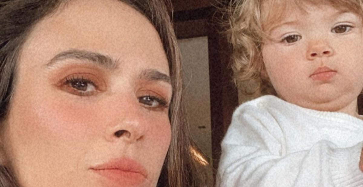 Tatá Werneck publica montagem de fotos de Clara Maria fazendo biquinho e se derrete