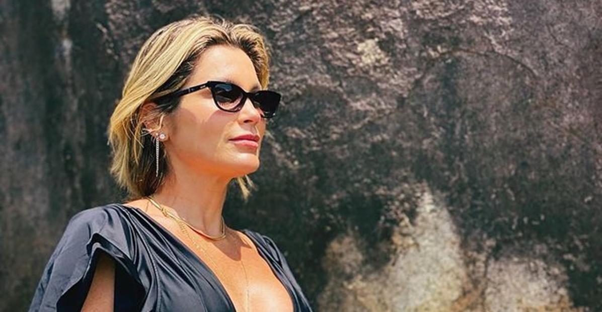 Aos 47 anos, Flávia Alessandra ostenta corpão em cliques de biquíni: ”Meu Deus, que mulher”