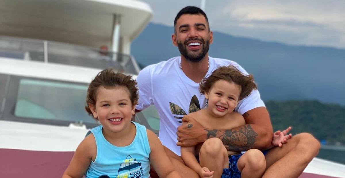 Gusttavo Lima se derrete após viver momento encantador com os filhos: ”Somos amor!”